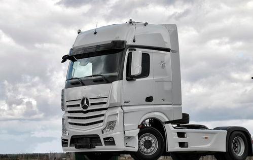 国产奔驰卡车视频抖音,驾驭力量，驰骋未来